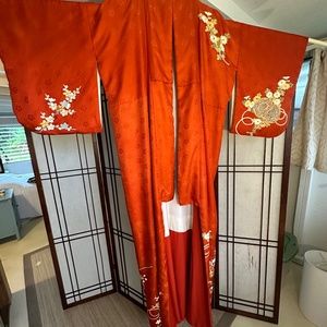Womens Silk Embroider Kimono